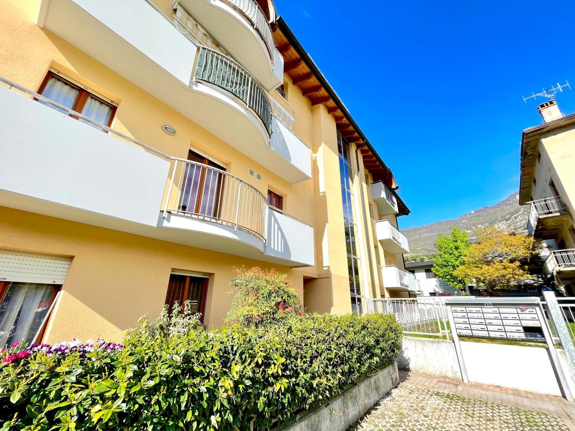 Casa Segantini - Relax Apartment 2 Арко Екстериор снимка